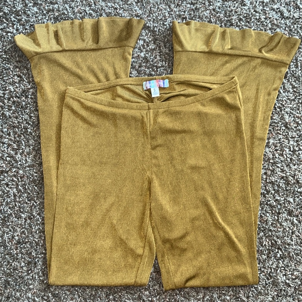 Urban Outfitters Bronze Gold Yoga Pants w/ Ruffle Hem, Size Medium Elastic Waist